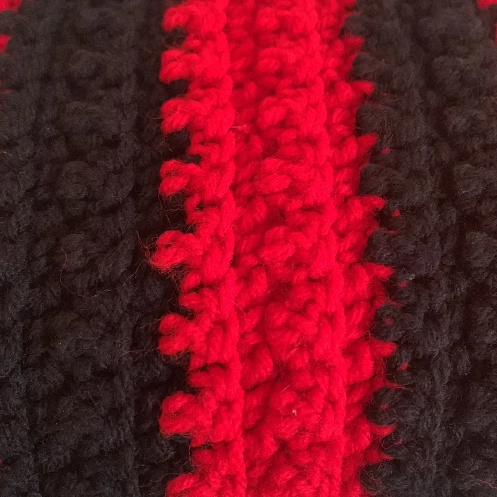 Striped Knitted Throw Blanket (Red & Black)